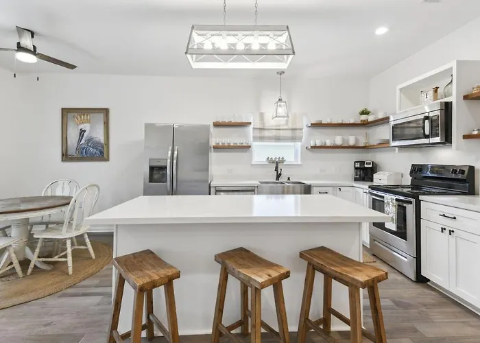 Vacation Rental In Old Town Bay St Louis Unit A