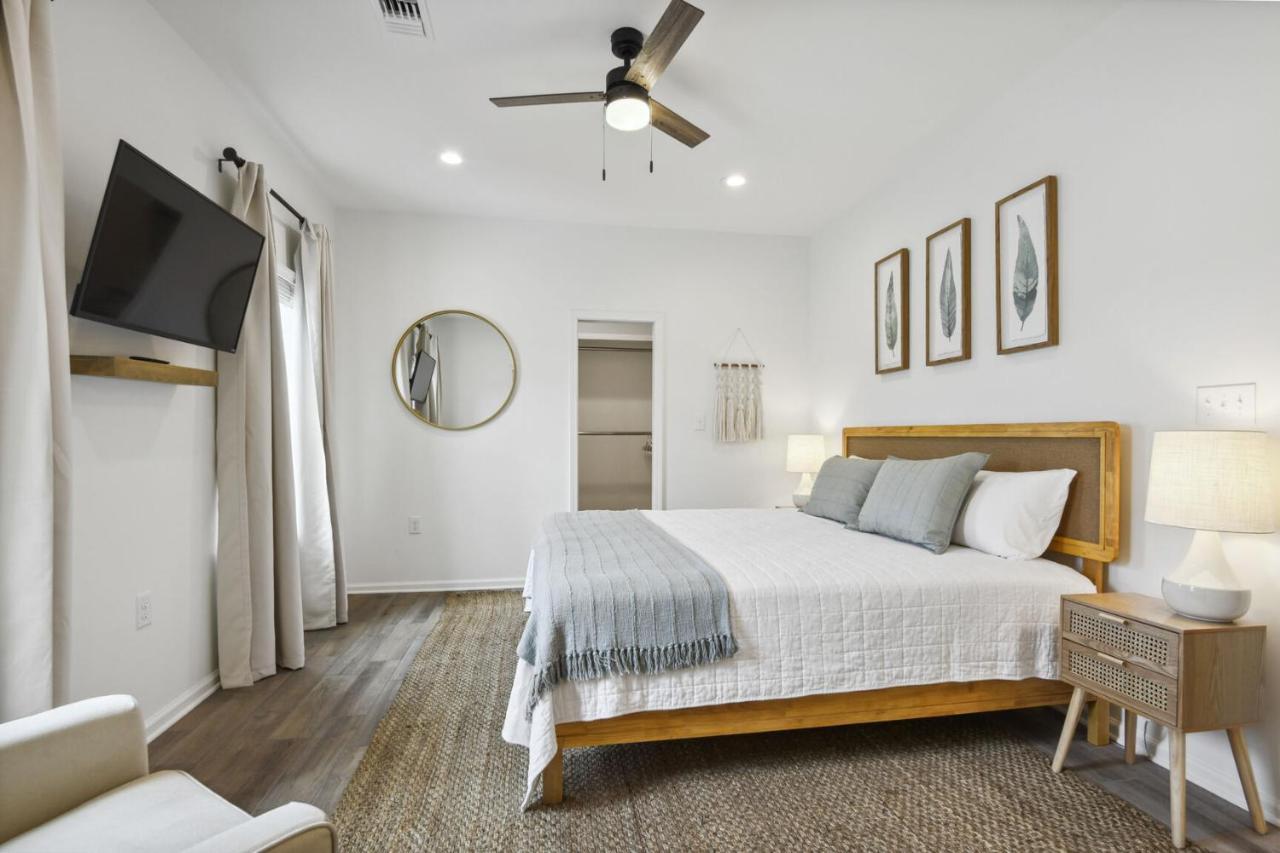 Hébergement de vacances Vacation Rental In Old Town Bay St Louis Unit A Bay St. Louis